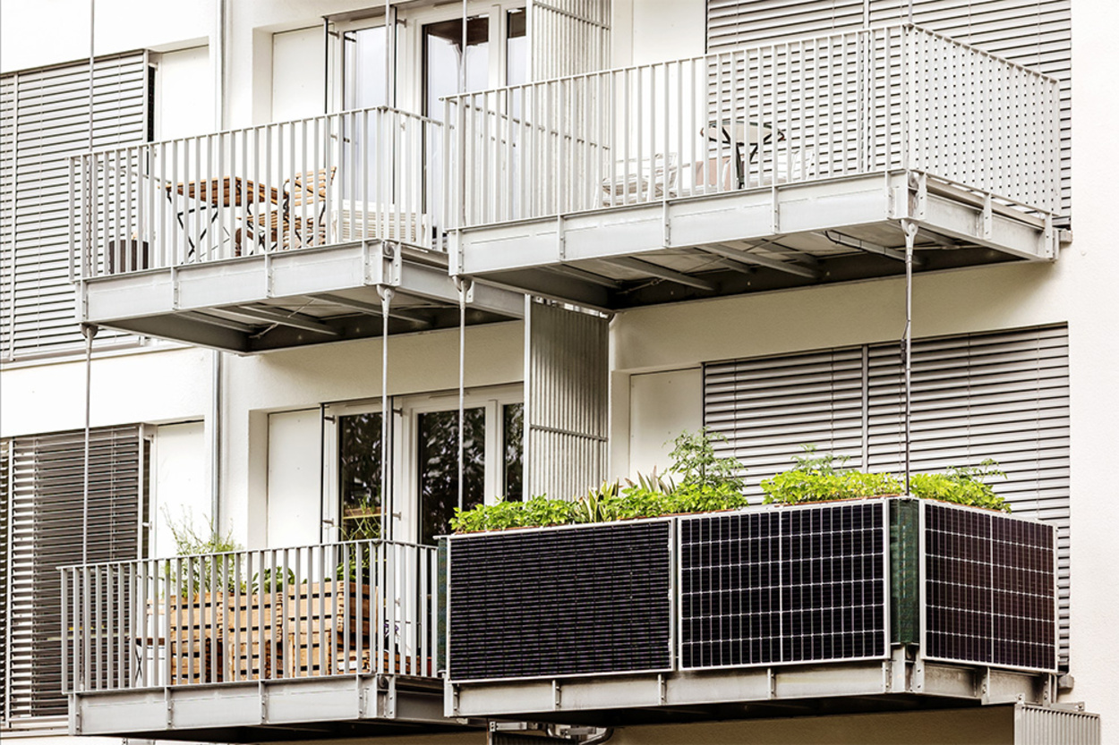 Balkon­kraftwerk bei CuA Elektrotechnik GbR in Neuhemsbach