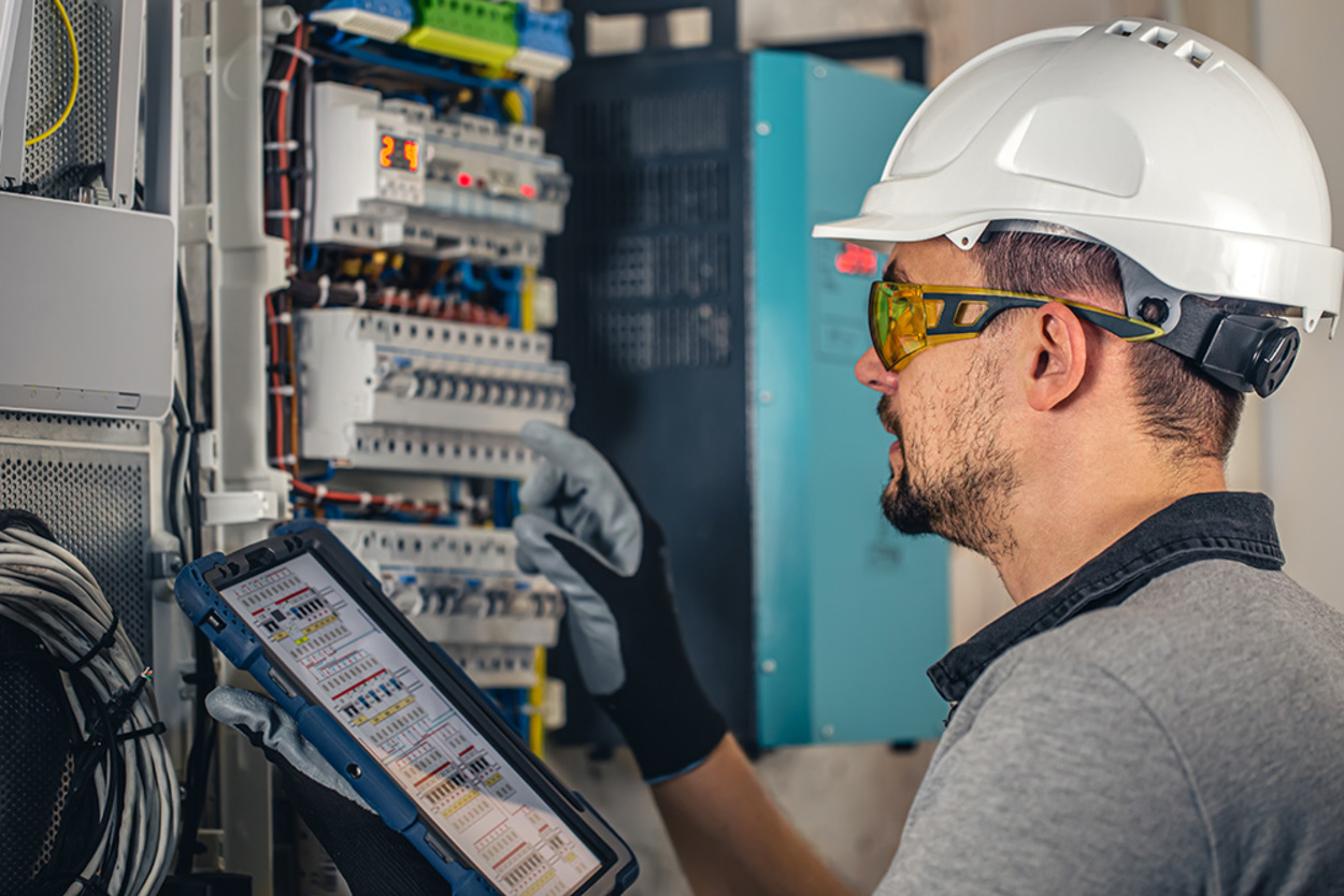 Industrie und Gewerbe bei CuA Elektrotechnik GbR in Neuhemsbach